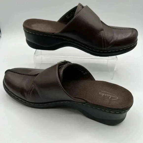 Clarks Bendables 9.5M Brown Leather Slip-On Clogs Womens Buckle Detail - Picture 4 of 11
